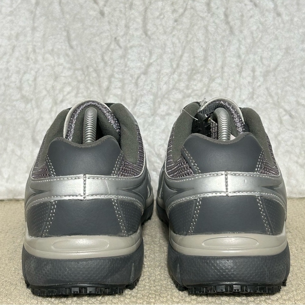 Shoes For Crews Womens Grey Silver Grip Soles Work Sneakers Shoes SZ US 8.5 NWT - Picture 4 of 11